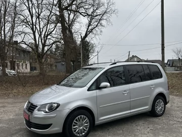 Авто Volkswagen Touran 2009 № 7539146