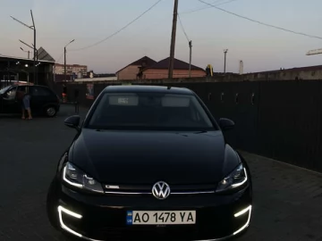 Авто Volkswagen E-Golf 2018 № 7539378