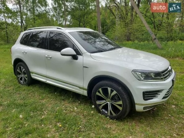Авто Volkswagen Touareg 2017 № 7539503