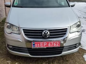 Авто Volkswagen Touran 2010 № 7539643