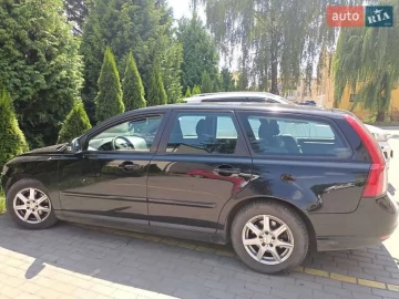 Авто Volvo V50 2009 № 7539668