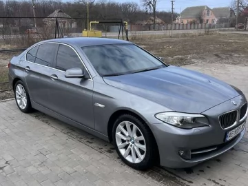 Авто BMW 5 Series 2010 № 7540503