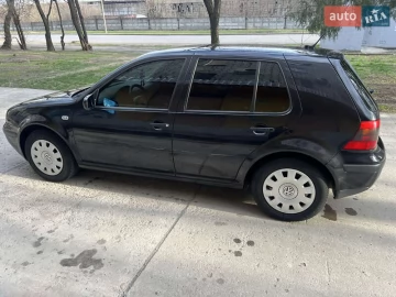 Авто Volkswagen Golf 2000 № 7540890