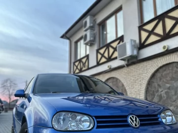Авто Volkswagen Golf 2000 № 7542047
