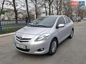 Авто Toyota Yaris 2006 № 7542179