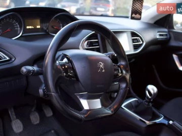Авто Peugeot 308 2016 № 7542407