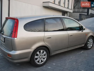 Авто Honda Stream 2002 № 7544114