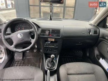 Авто Volkswagen Golf 2002 № 7544138