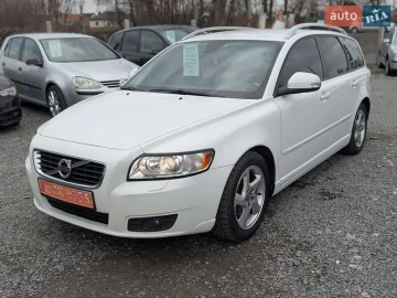 Авто Volvo V50 2010 № 7544828