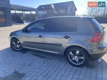 Авто Volkswagen Golf 2004 № 7544904