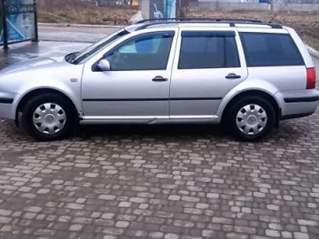Авто Volkswagen Golf 2000 № 7545482