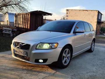 Авто Volvo V50 2011 № 7545595