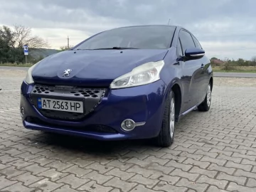 Авто Peugeot 208 2012 № 7548100