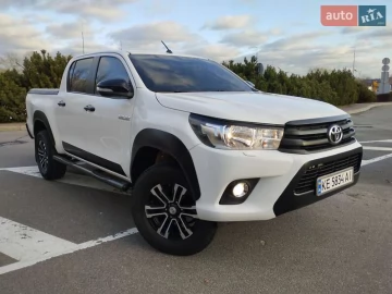 Авто Toyota Hilux 2017 № 7548645
