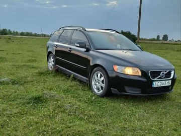 Авто Volvo V50 2010 № 7549086
