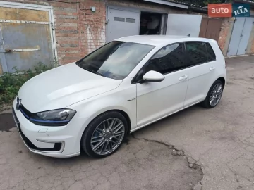 Авто Volkswagen E-Golf 2016 № 7549352