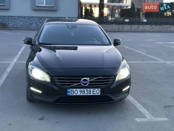 Авто Volvo V60 2015 № 7549409