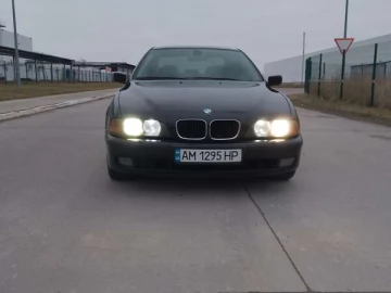 Авто BMW 5 Series 1999 № 7550007