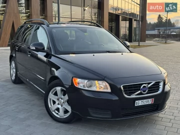 Авто Volvo V50 2010 № 7550287