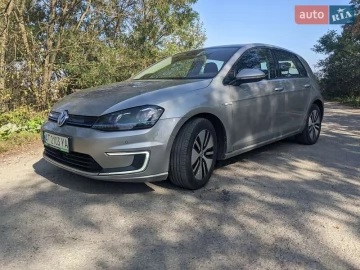 Авто Volkswagen E-Golf 2015 № 7550319