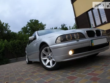 Авто BMW 5 Series 2002 № 7551311