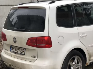 Авто Volkswagen Touran 2011 № 7552107