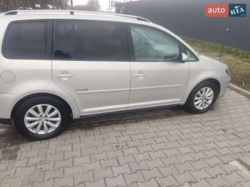 Авто Volkswagen Touran 2009 № 7552202