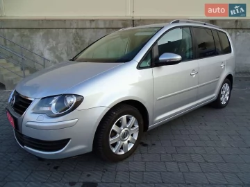 Авто Volkswagen Touran 2010 № 7552550
