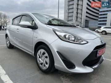 Авто Toyota Aqua 2019 № 7553000