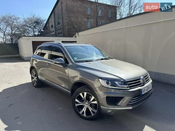 Авто Volkswagen Touareg 2015 № 7553060