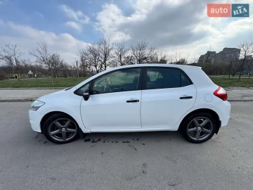 Авто Toyota Auris 2011 № 7553521