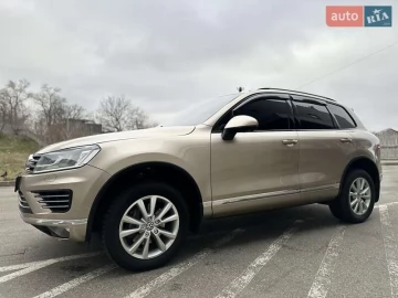 Авто Volkswagen Touareg 2015 № 7554033