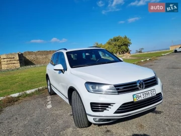 Авто Volkswagen Touareg 2015 № 7554065