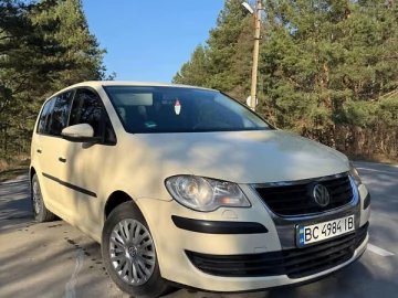 Авто Volkswagen Touran 2010 № 7555229
