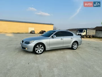 Авто BMW 5 Series 2004 № 7555309