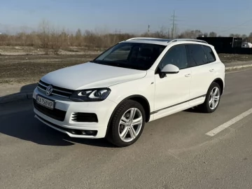 Авто Volkswagen Touareg 2012 № 7555566