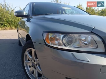 Авто Volvo V50 2009 № 7555795