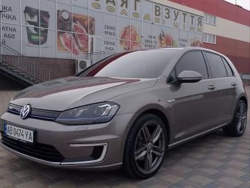 Авто Volkswagen E-Golf 2016 № 7556433