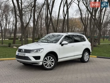 Авто Volkswagen Touareg 2015 № 7558535