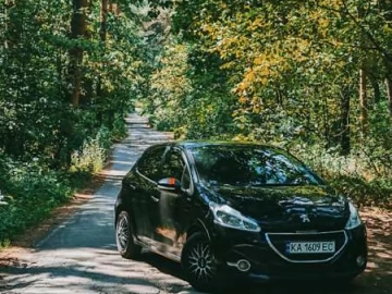 Авто Peugeot 208 2013 № 7559090