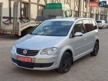 Авто Volkswagen Touran 2008 № 7559205