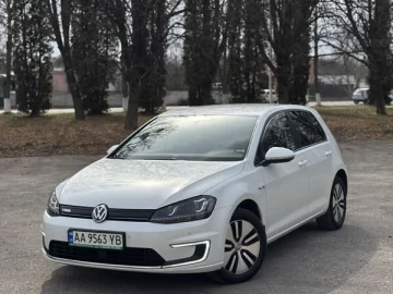 Авто Volkswagen E-Golf 2015 № 7559257