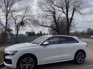 Авто Audi Q8 2021 № 7559464