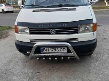 Авто Volkswagen Transporter 2000 № 7560024
