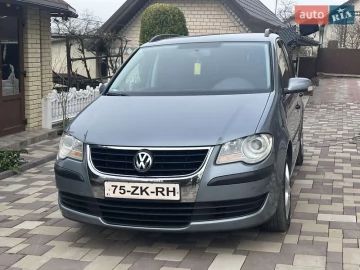 Авто Volkswagen Touran 2007 № 7560526