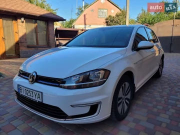 Авто Volkswagen E-Golf 2017 № 7561408