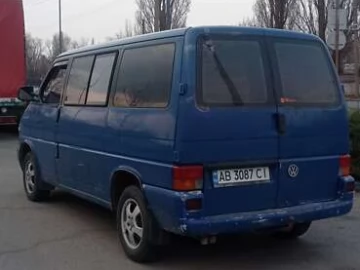 Авто Volkswagen Transporter 2000 № 7564328