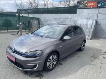 Авто Volkswagen E-Golf 2016 № 7564409