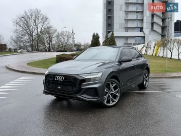 Авто Audi Q8 2021 № 7566104