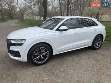 Авто Audi Q8 2021 № 7566105